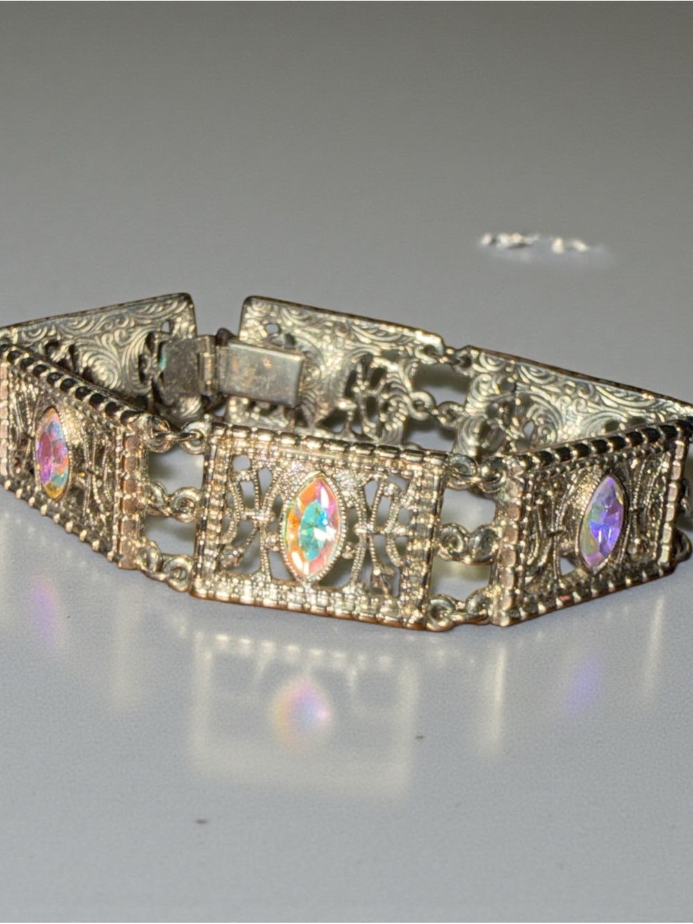 Max Keywords): Vtg Aurora Borealis Marquise Crystal Filigree Bracelet Silver